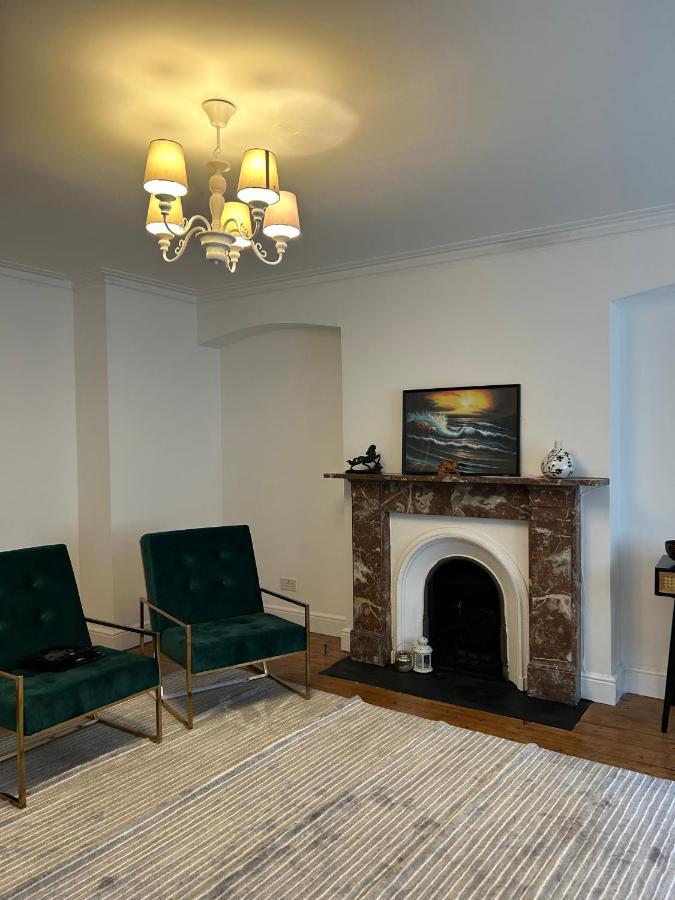 Апартаменты West Kensington Лондон Экстерьер фото